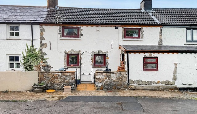 2 bedroom accommodation in Bryncethin, Bridgend