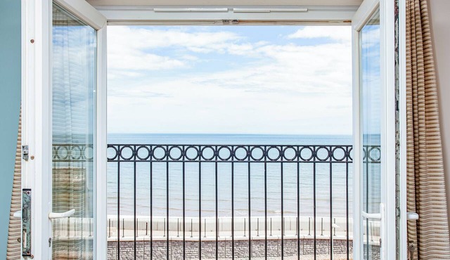 2 bedroom accommodation in Dawlish