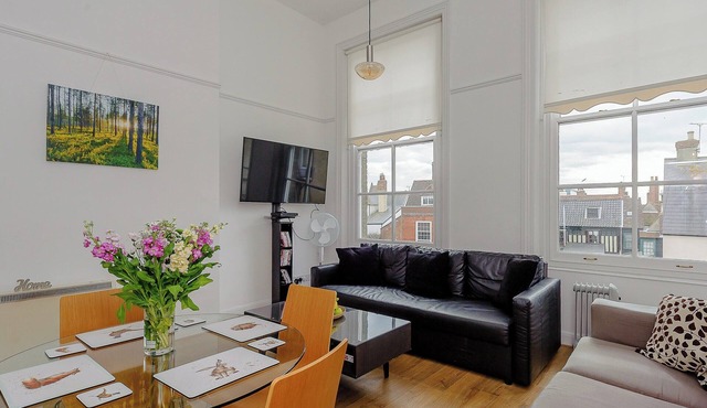 2 bedroom accommodation in Harwich