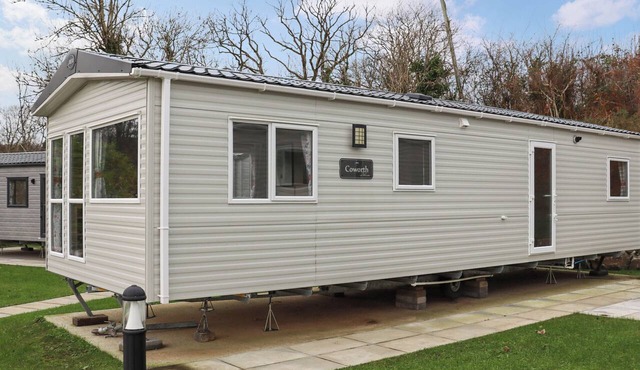 2 bedroom accommodation in Pendine