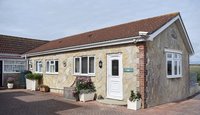 2 bedroom accommodation in Chickerell, near Weymouth