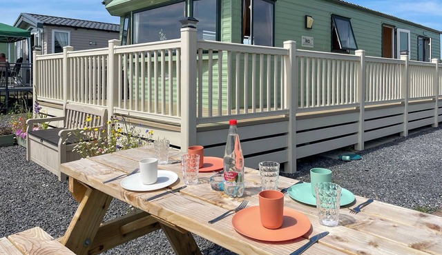 2 bedroom accommodation in Borth