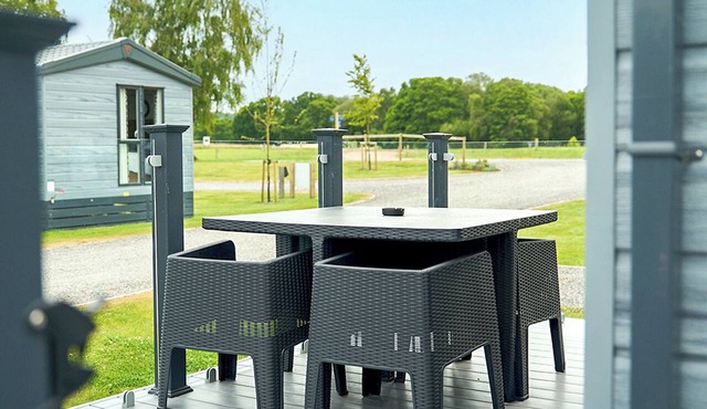 2 bedroom accommodation in Landford, Nr Salisbury