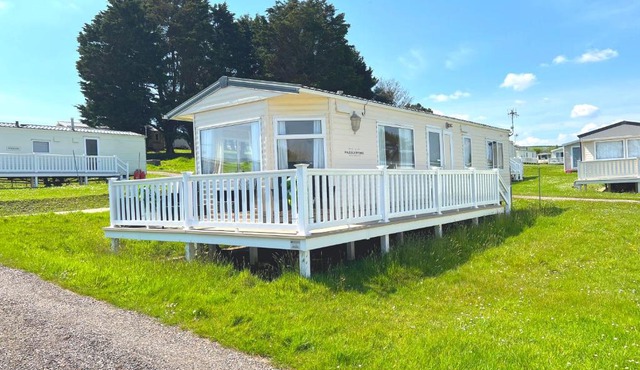 2 Bedroom Caravan SHS3, Sandhills, Bembridge