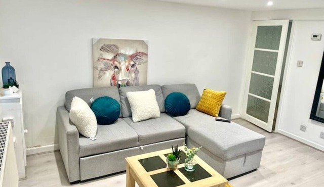 2 bedrooms haven near NEC, Airport