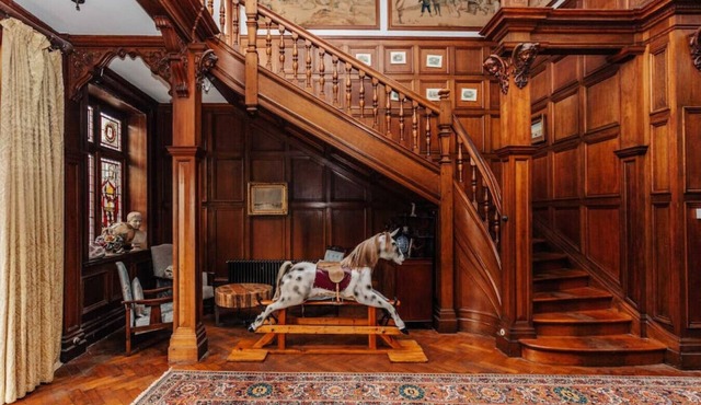 2 Hambleden Place · Waterfront Retreat