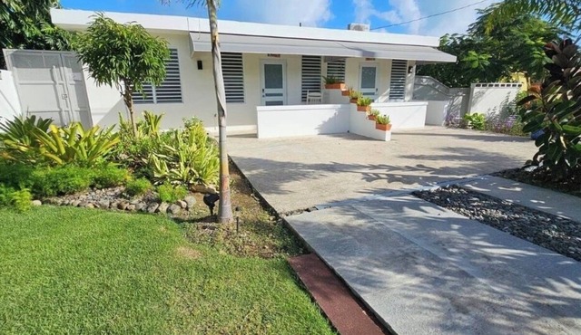 2‑Unit Home, 1 PRICE! Steps to Luquillo Beach Guest Favorite