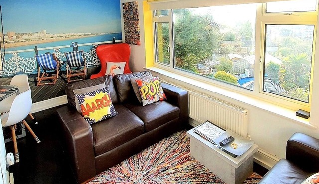3 Bed House Stunning Views And Free Parking