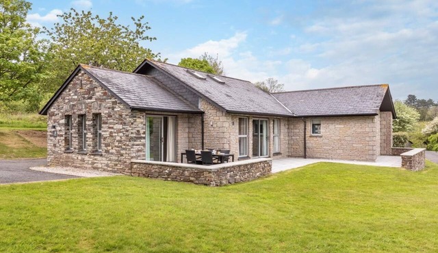 3 Bed in Saltash (oc-87717)