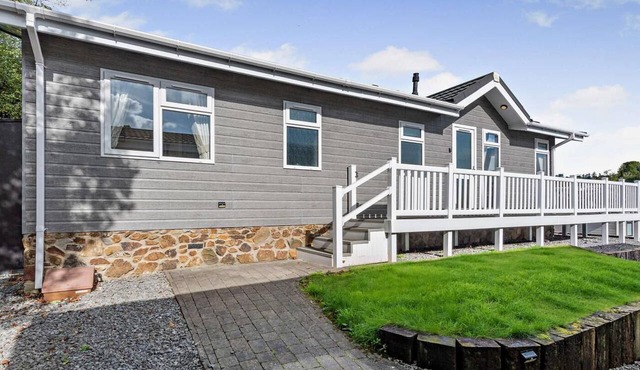 3 Bed in Stepaside (oc-fb132)