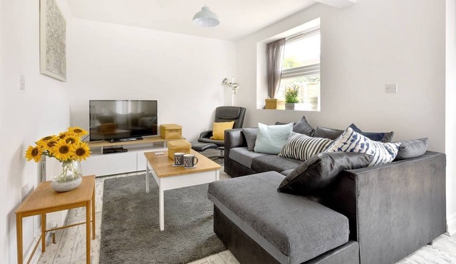3 Bedroom 5 Bed House nr London in Hemel Hempstead