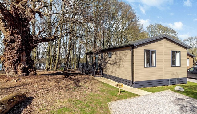 3 bedroom accommodation in Woolverstone, Ipswich