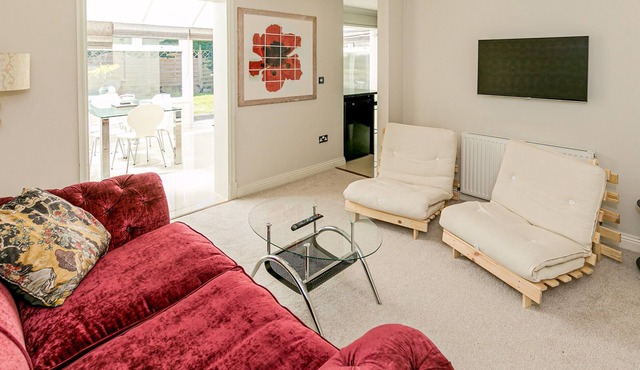 3 bedroom accommodation in Bournemouth