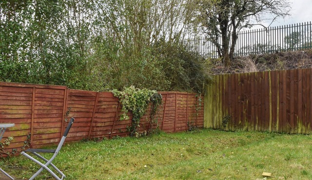 3 bedroom accommodation in Troedyrhiw, near Merthyr Tydfil