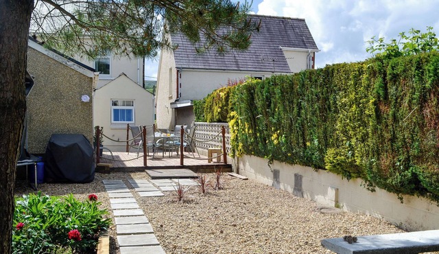 3 bedroom accommodation in Garnant, near Ammanford