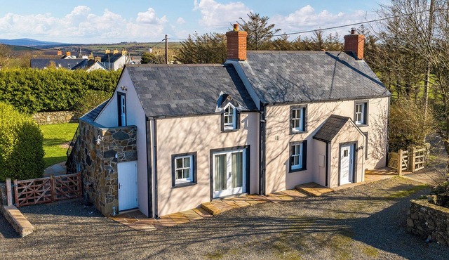 3 bedroom accommodation in St Davids
