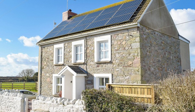 3 bedroom accommodation in Kidwelly