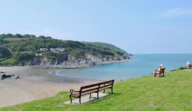 3 bedroom accommodation in Aberporth, near Cardigan
