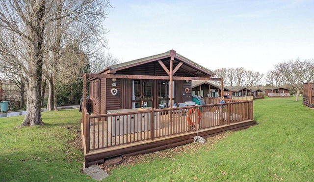 3 bedroom accommodation in Gurnard