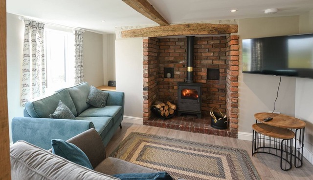 3 bedroom accommodation in Llangyniew, near Welshpool