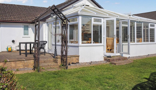 3 bedroom accommodation in Peniel