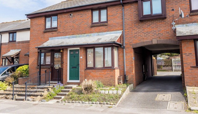 3 bedroom accommodation in Poole