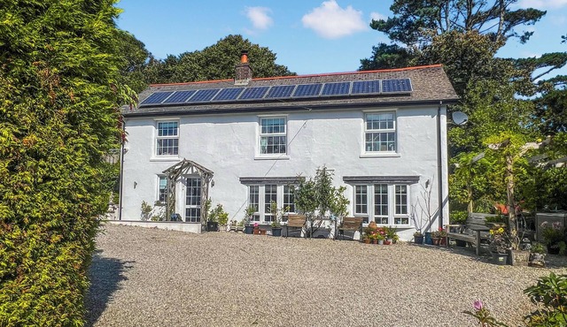3 bedroom accommodation in Truro