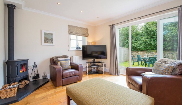 3 Stable Yard, Holiday Cottage St Davids, Sleeps 6, 3 bedrooms, bathrooms
