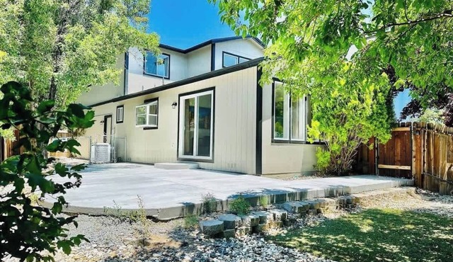 3Bedroom/2.5Bath/Pets OK/Sleeps11