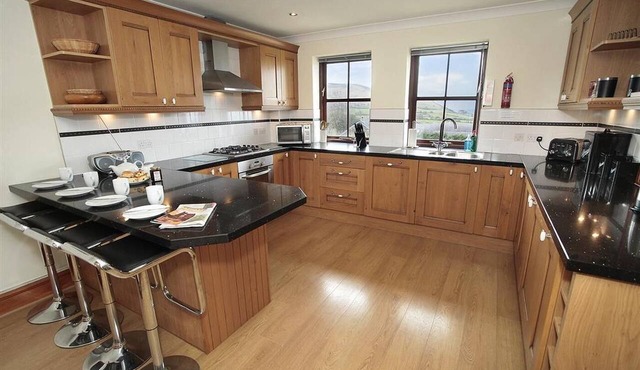 4 Bed in Gower (oc-hh151)