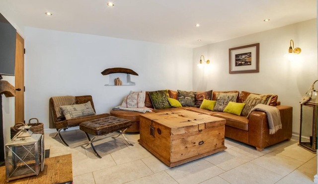 4 Bed in Gower (oc-hh701)