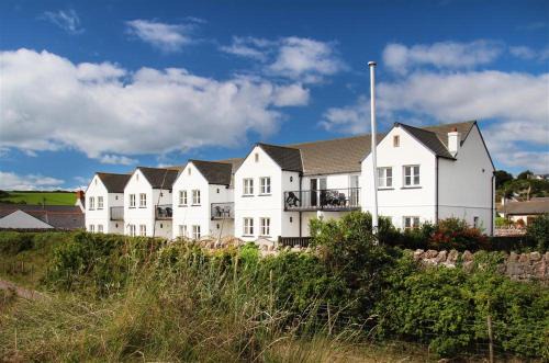 4 Bed in Port Eynon oc-hh9905