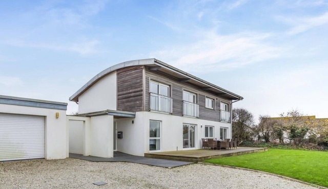 4 Bed in Widemouth Bay (oc-s34119)