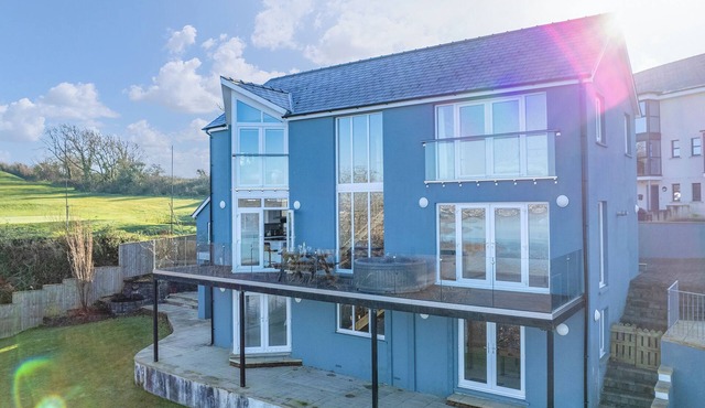 4 bedroom accommodation in Pembroke Dock