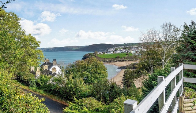 4 bedroom accommodation in Aberporth
