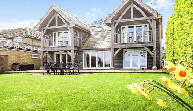 4 bedroom accommodation in Bembridge