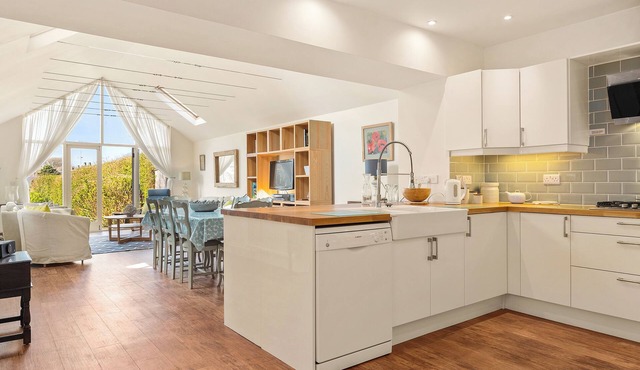 4 bedroom accommodation in Manorbier