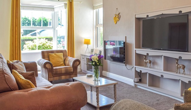 4 bedroom accommodation in New Quay