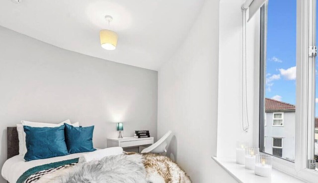 4|Modern & Cozy 1BD Private Room on Church Road
