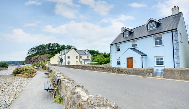 5 Bed in Amroth (oc-pw9067)