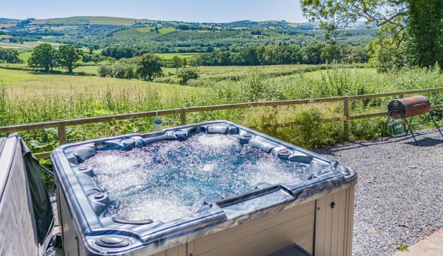 5 Bed in Llandovery (oc-bow323)