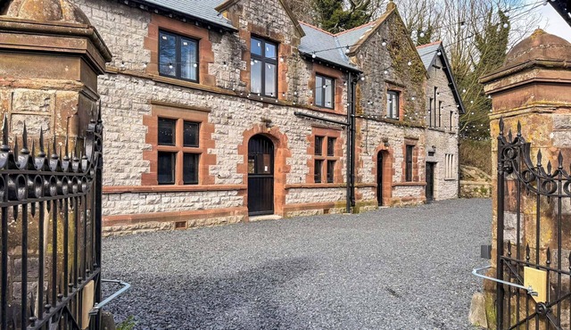 5 bedroom accommodation in Great Urswick
