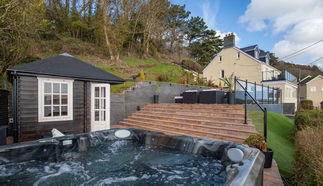 5 bedroom accommodation in Pendine, near Carmarthen