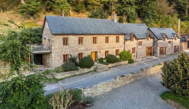 8 Bed in Llanigon (oc-bn241)