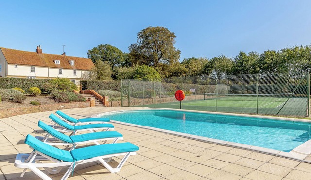 8 bedroom accommodation in Pattiswick, near Coggeshall