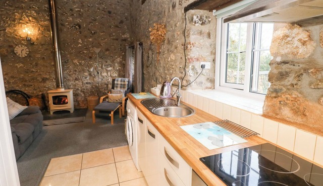8 Rogeston Cottages