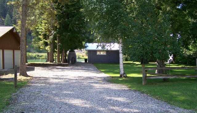 A Cabin On The River Three days minimum Closed from October 15th to April 1