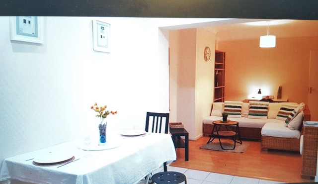 A Stylish 1 Bedroom King-Size apartment - Easy London Access - sleeps 3 guests