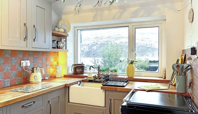 A traditional Welsh cottage beside Nantlle Lake in the stunning Nantlle Valley.