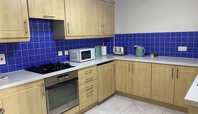 Albert Clock/Customs House Square. 2 Bed, Parking.